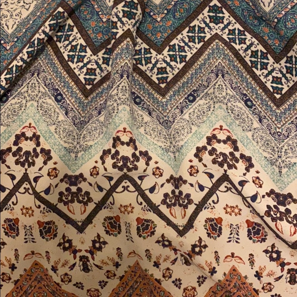Patterned blouse with straps - Picture 3 of 5